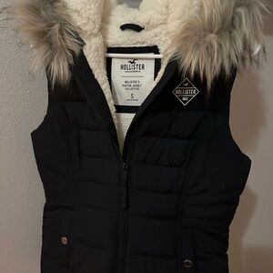 Hollister puffer vest NWOT